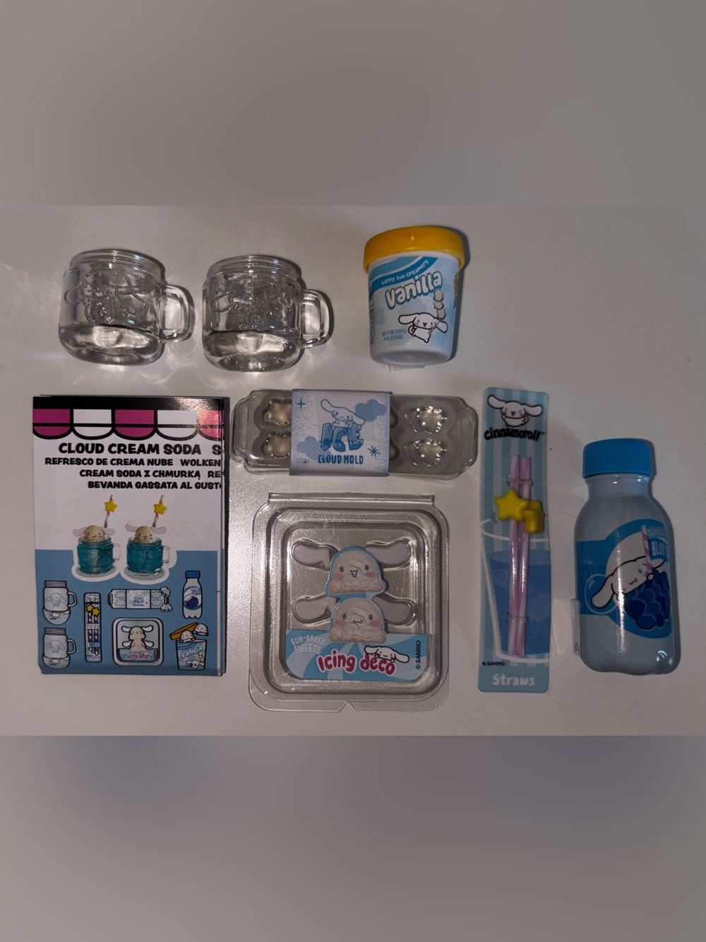 Miniverse Hello Kitty Series 2 Cloud Cream Soda